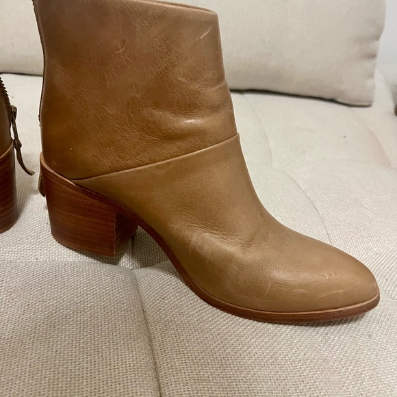 Nisolo Dari Boot - Almond Leather - Picture 7 of 9